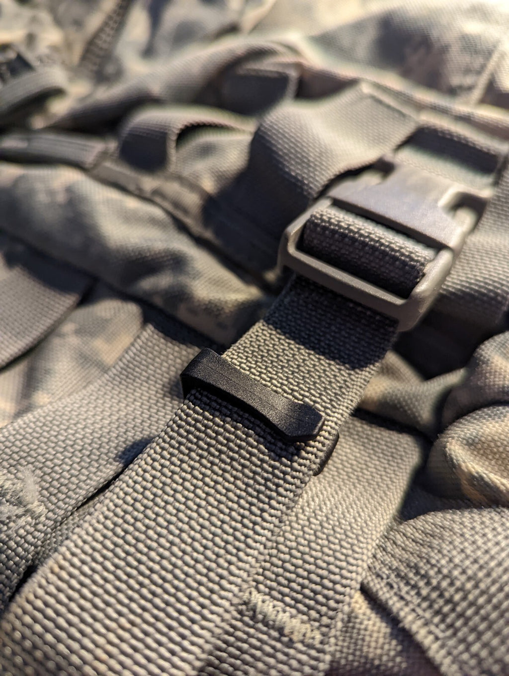 10 Heavy Duty Reusable Molle Backpack Webbing Strap Fastening Keeper Clip Holder