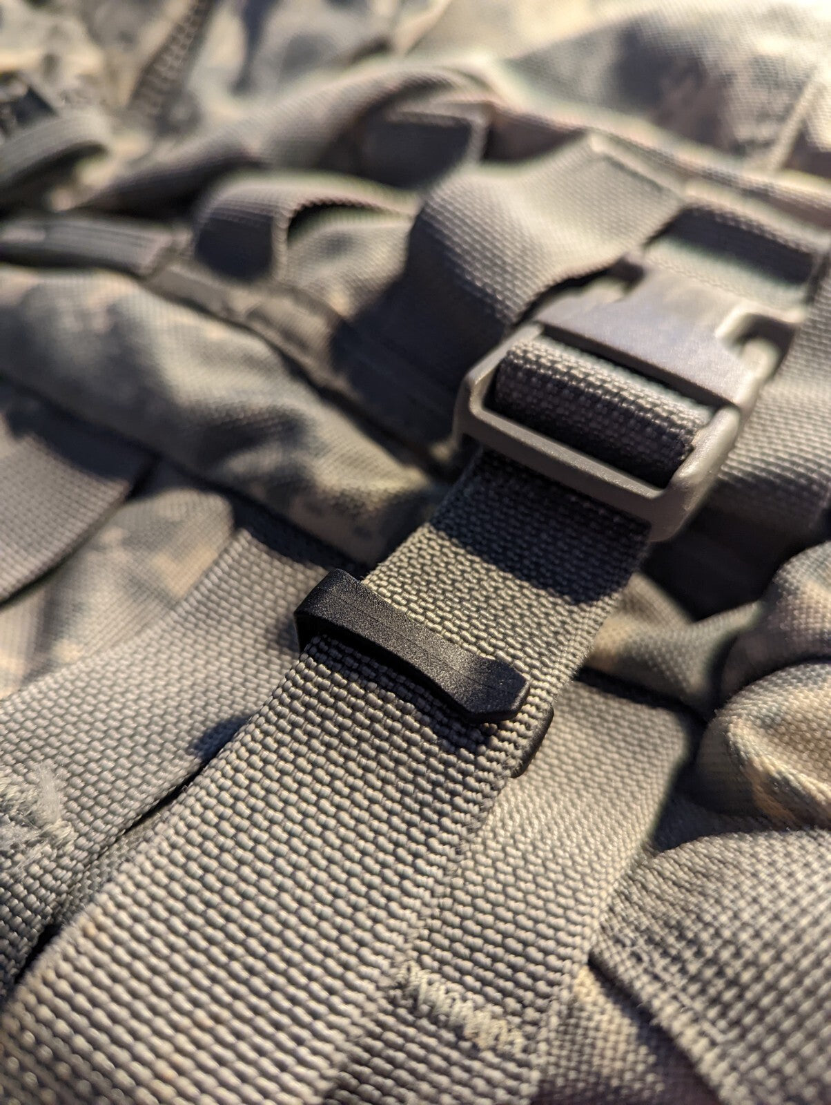10 Heavy Duty Reusable Molle Backpack Webbing Strap Fastening Keeper Clip Holder