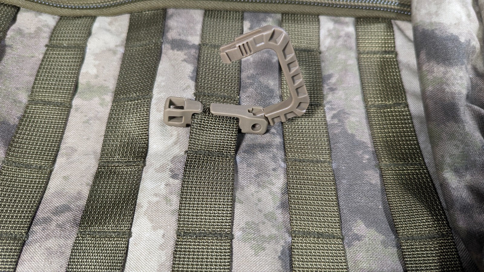 10 Backpack Vest MOLLE Grimloc Carabiner Gear Attachment Snap Clips TAN 499